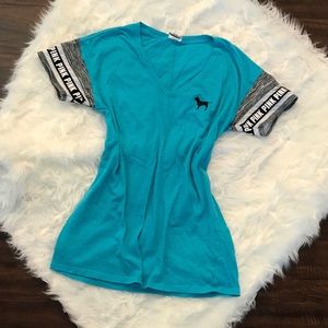 🎀VS PINK SHIRT🎀